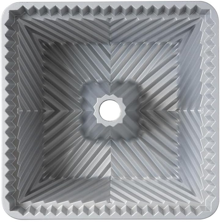 Nordic Ware Backform Bundt Squared Pan Aluminium Gold, 20,3cm x 20,3cm, NW 80577, Gold