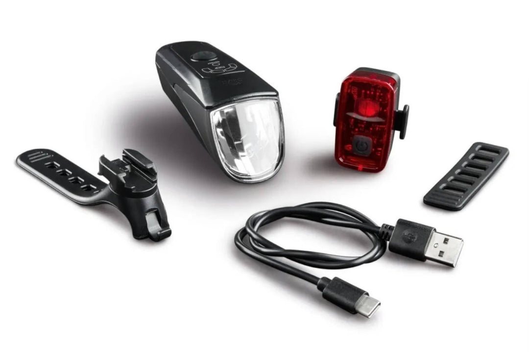 LED Fahrrad Leuchten Set mit USB-C Fahrradbeleuchtung Licht 15/30/70 Lux Automatische Lichtsteuerung