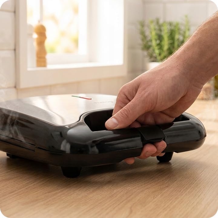 Kontaktgrill 750W Sandwichmaker &amp; Panini Grill, Antihaft-Grillplatten, schnelles Aufheizen 2 Min, 2