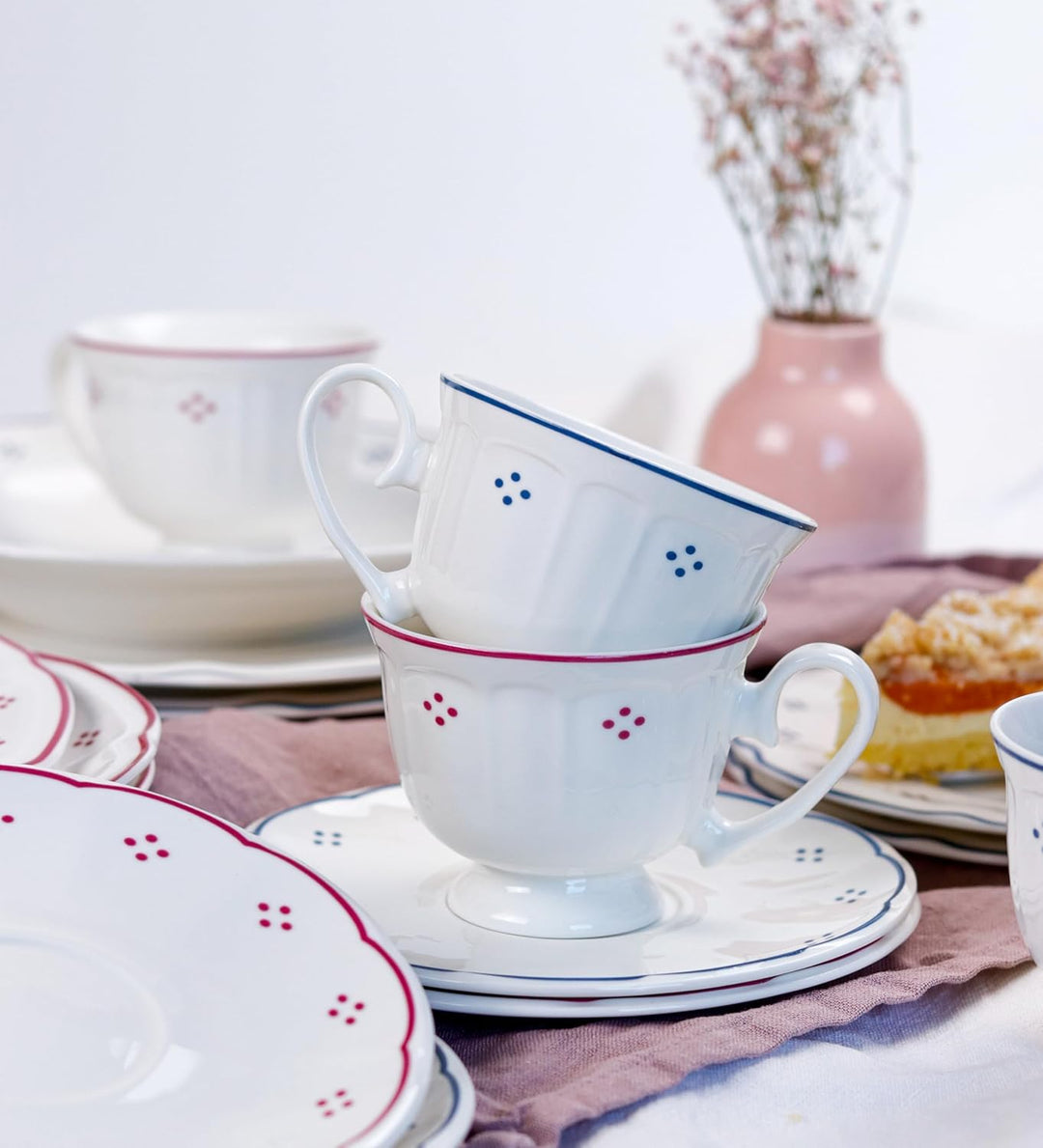 Mäser Serie Lova, Kaffeeservice 18-teilig Porzellan – 6 Dessertteller 19,5 cm, 6 Tassen 19 cl & 6 Un