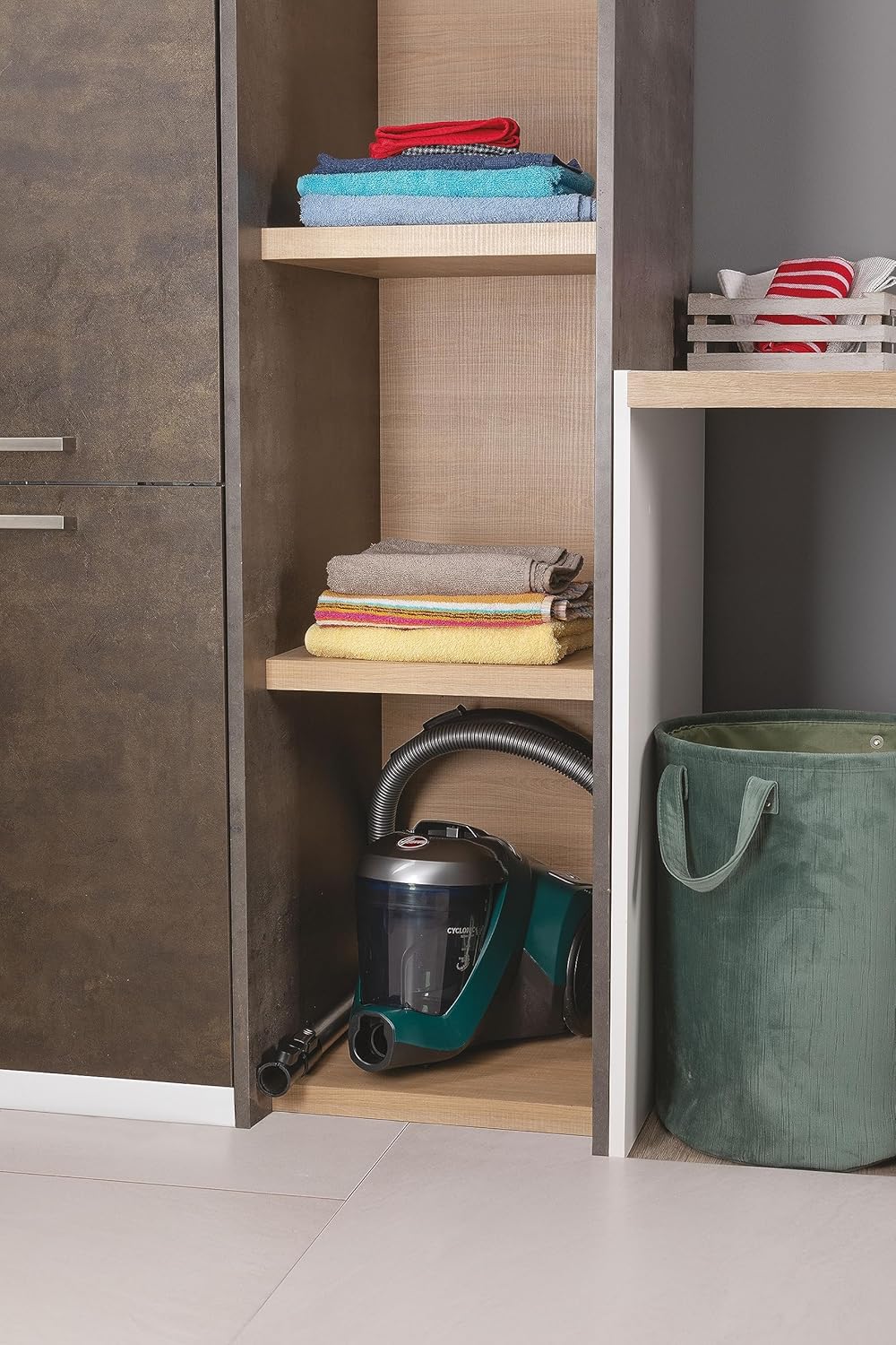 Hoover Bodenstaubsauger mit HEPA-13-Filter & Tierhaar-Düse – beutelloser Staubsauger mit XL-Staubbeh