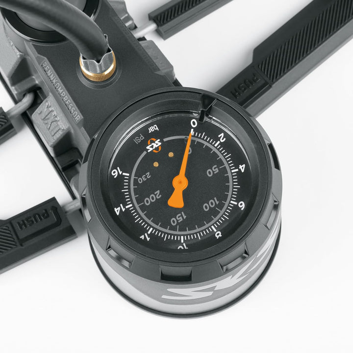 SKS GERMANY RENNKOMPRESSOR NXT Standpumpe (Luftpumpe für alle Ventilarten, Präzisions-Manometer, Met