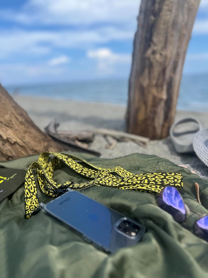 breite Handykette – Handyband universal zum Umhängen mit Adapter, Handy Band verstellbar & abnehmbar