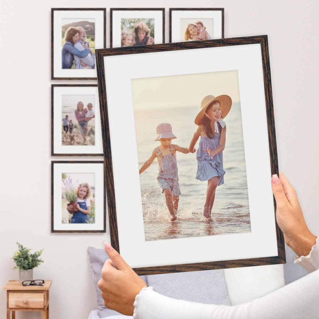 PHOTOLINI Bilderrahmen 30x40 cm MDF-Holz Eiche Dunkel, 9er Set Posterrahmen mit Passepartout, bruchs
