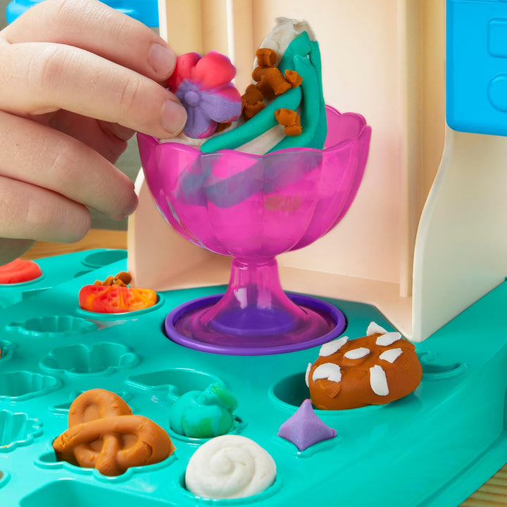 Play-Doh Bunte Regenbogen Eismaschine, 2 x 56g einfarbig & 3 x 56g zweifarbig, Spielküchen-Set mit Z