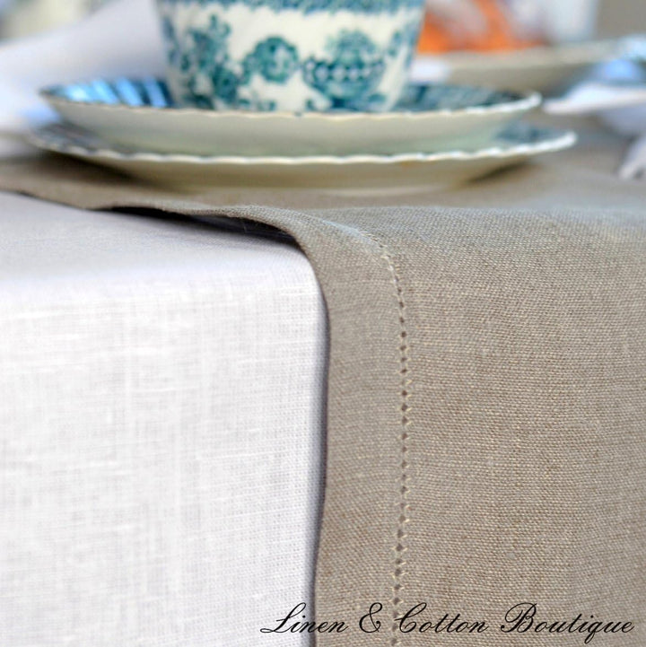 Linen &amp; Cotton Hochwertiger und Eleganter Tischläufer Stoff/ Tischband mit Hohlsaum Florence - 100%
