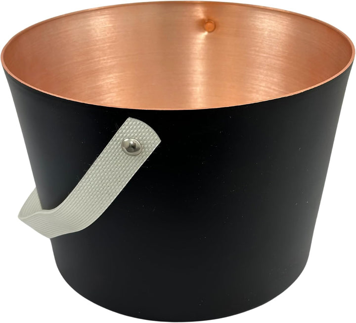 Saunaeimer aus Aluminium schwarz-gold mit flexiblem Tragegurt der Marke SudoreWell by MaReBa24®
