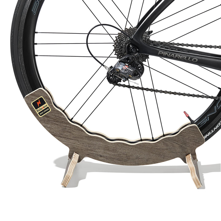 RIDENOW - Fahrradständer aus Holz, kompakt, kompatibel mit Strasse, Kies und MTB. Robust und langleb