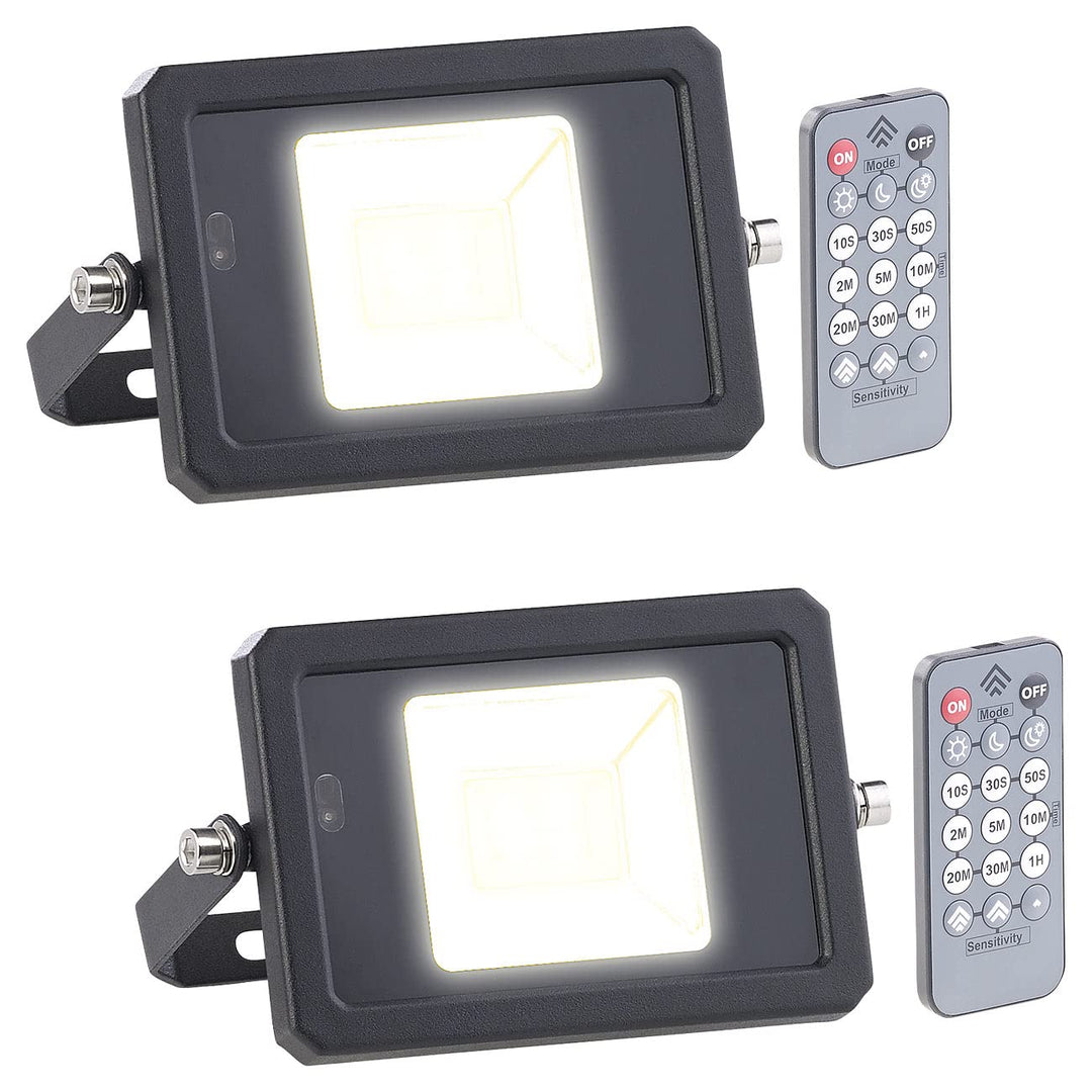 Luminea LED-Fluter Fernbedienung: 2er-Set wetterfeste LED-Fluter, Radar-Bewegungssensor, Fernbed., 1