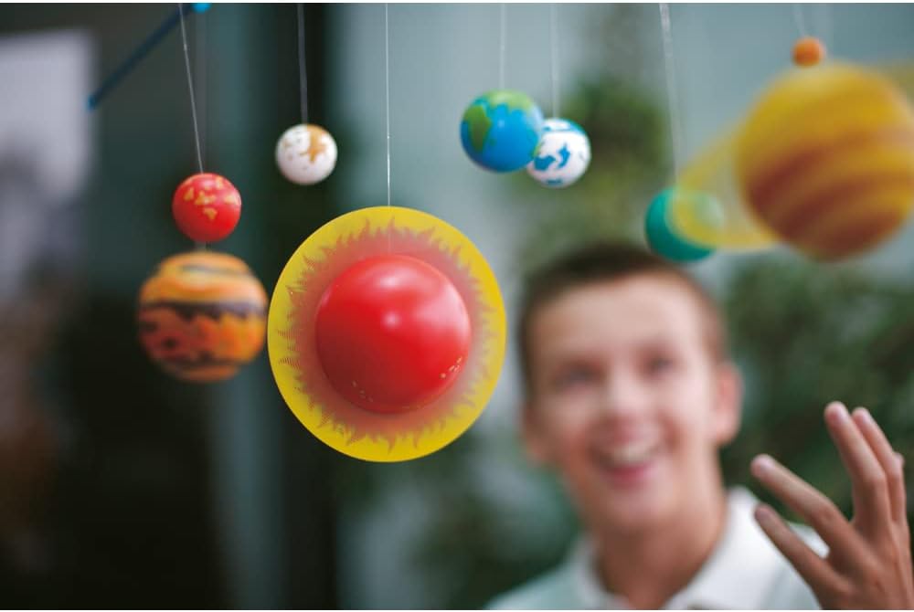 HCM Kinzel 4M Leucht-Sonnensystem Mobile Bastelset - Kreatives Wissenschaftsprojekt für Kinder - Per