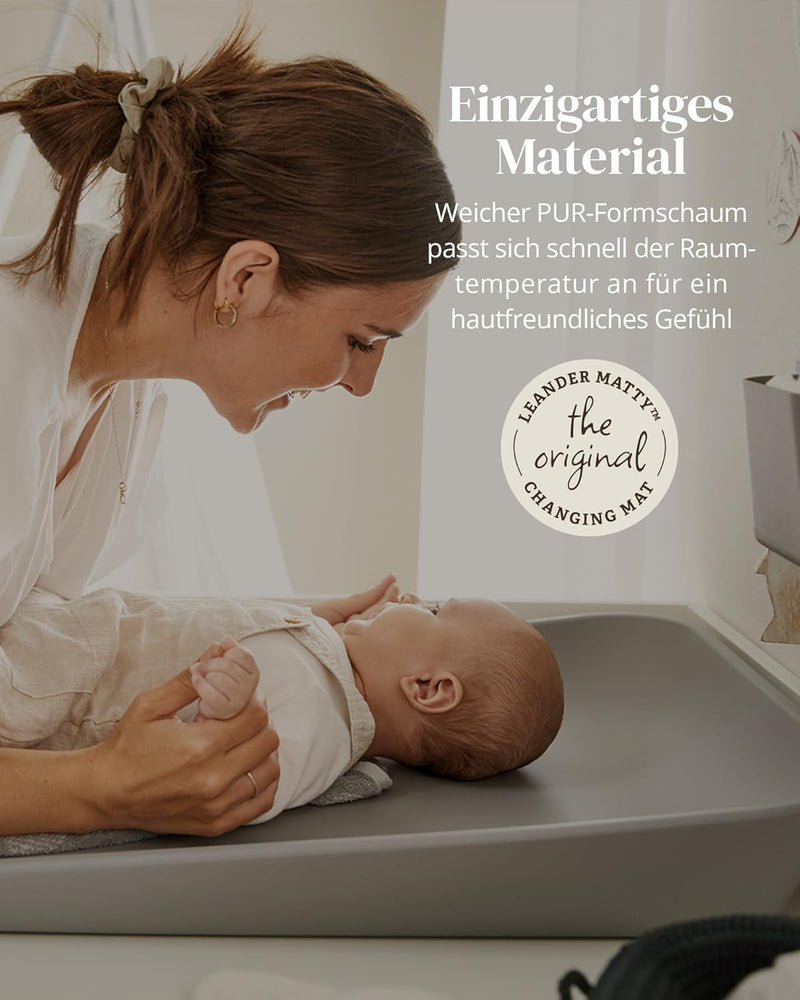 Leander Matty™ Wickelauflage 50x70 cm Pearl Grey - Samtig-weiche Wickelunterlage - Wasserabweisend u