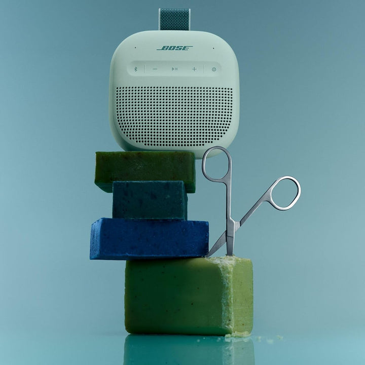 Bose Tragbarer SoundLink Micro Lautsprecher (2. Gen.), kabelloser Aussen-Lautsprecher mit bis zu 12