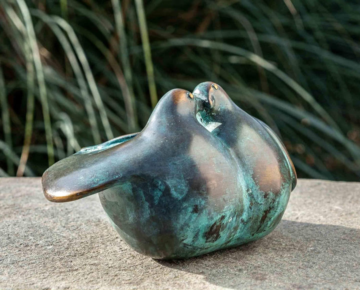IDYL Bronze-Skulptur Zwei Tauben | 11x18x18 cm | Tierfigur aus Bronze handgefertigt | Gartenskulptur