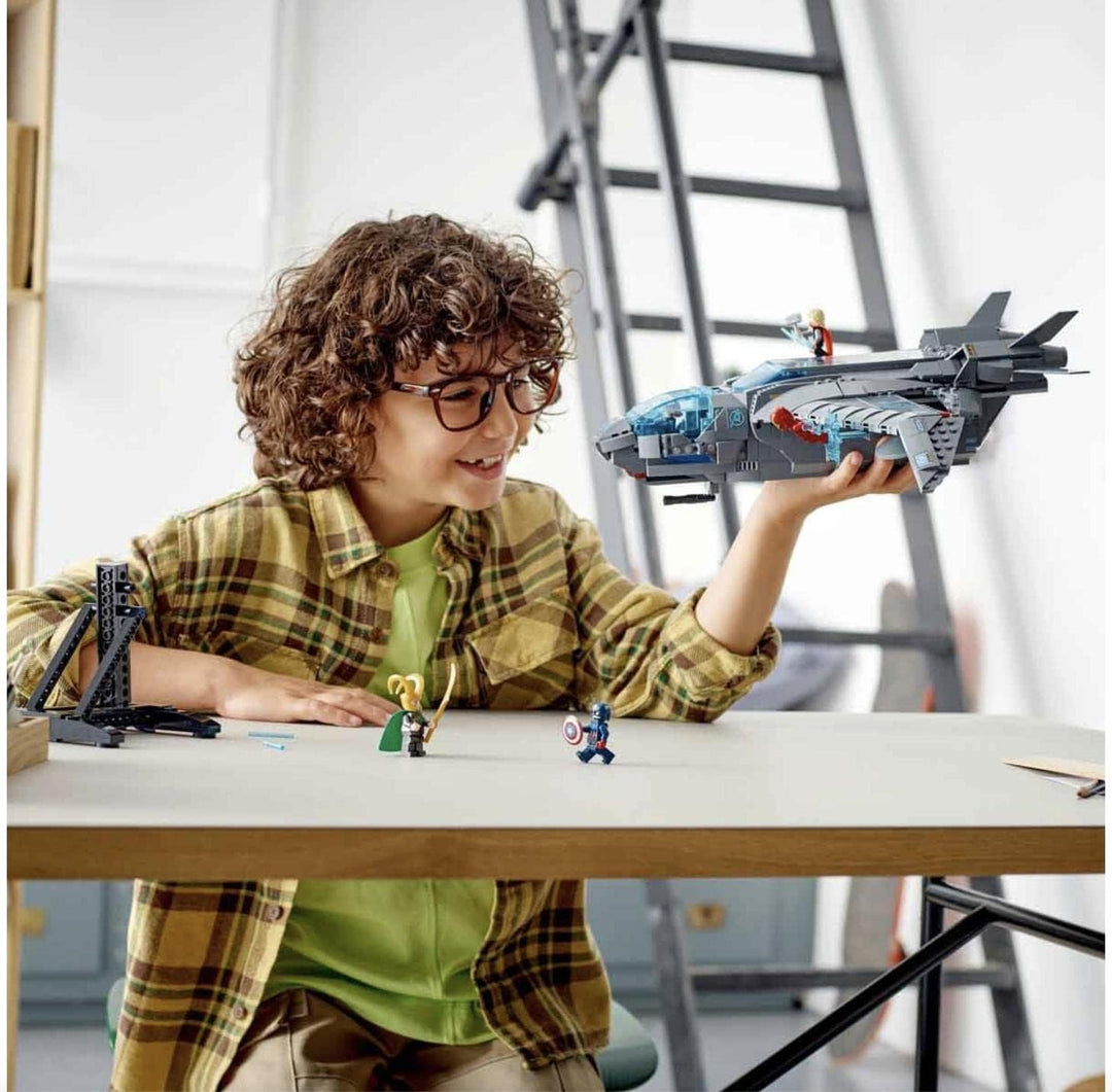 LEGO 76248 Marvel Der Quinjet der Avengers, Spielzeug Superhelden-Raumschiff mit Thor, Iron Man, Bla