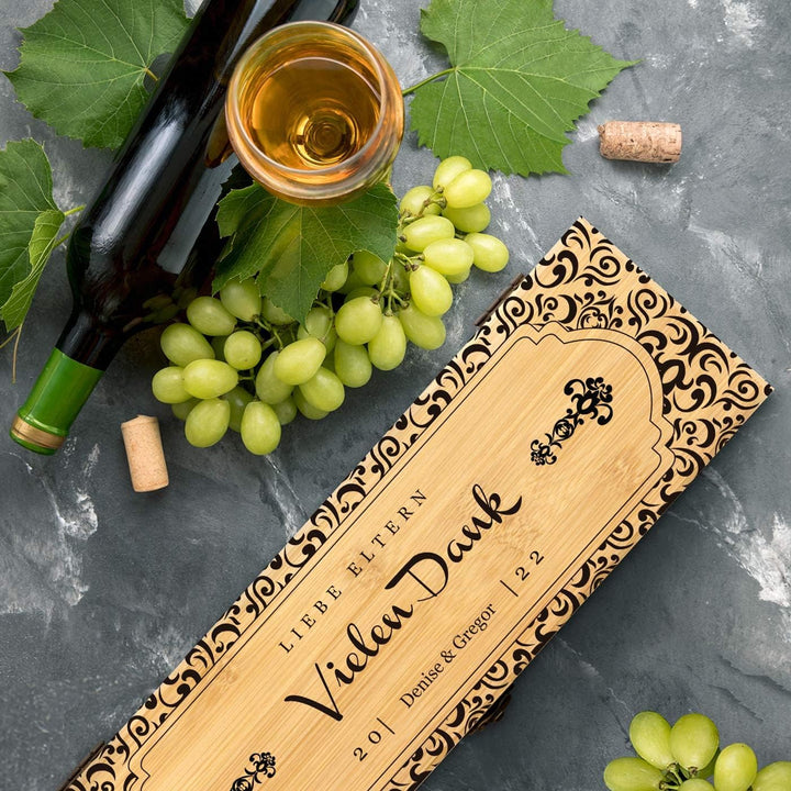 Maverton Weinbox für 0,7L Weinflasche - Wein Holzbox personalisiert + 4er Weinzubehör - Weinset Wein