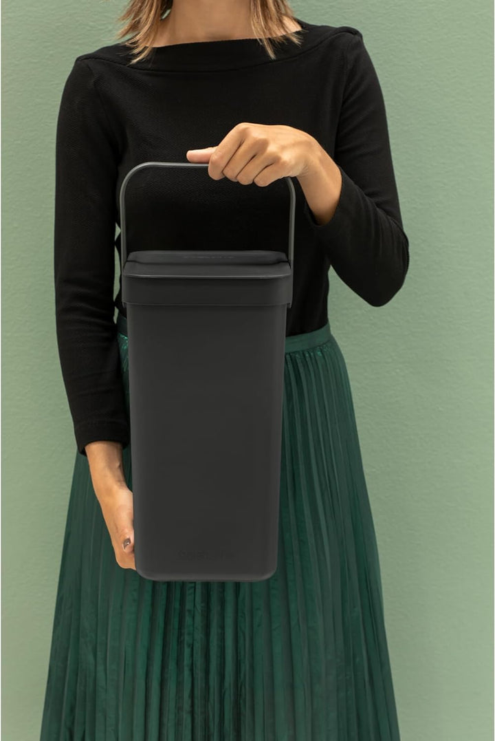 Brabantia Sort & Go Küchen-Recyclingbehälter (12 l/grau), stapelbarer Abfallbehälter mit Griff und a