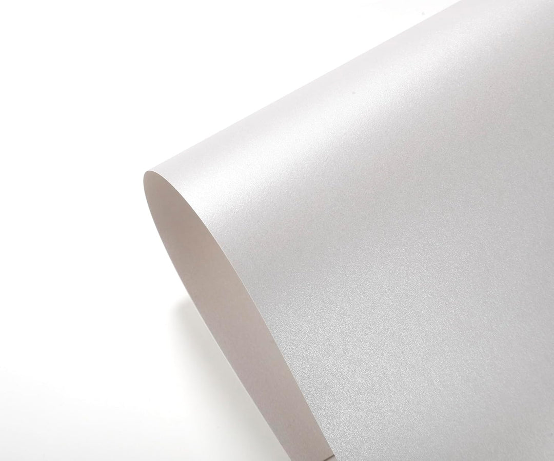 50 Blatt DIN A4 Perglanz-Papier Schneeweiss-Metallic, Bastelpapier mit Perlmutt-Schimmer, 120 g/m²