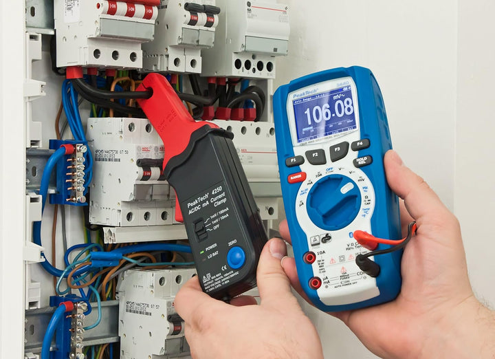 PeakTech 3441 – True RMS Digital Multimeter - CAT III 1000 V, Blau & P 4250 4250 - Stromzangen-Adapt