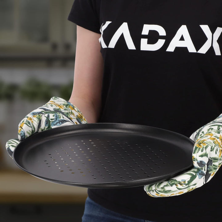 KADAX Pizzaform ∅ 32 cm, Pizza-Pfanne mit Löchern, Backblech aus verzinktem Blech, Pizzablech in zwe