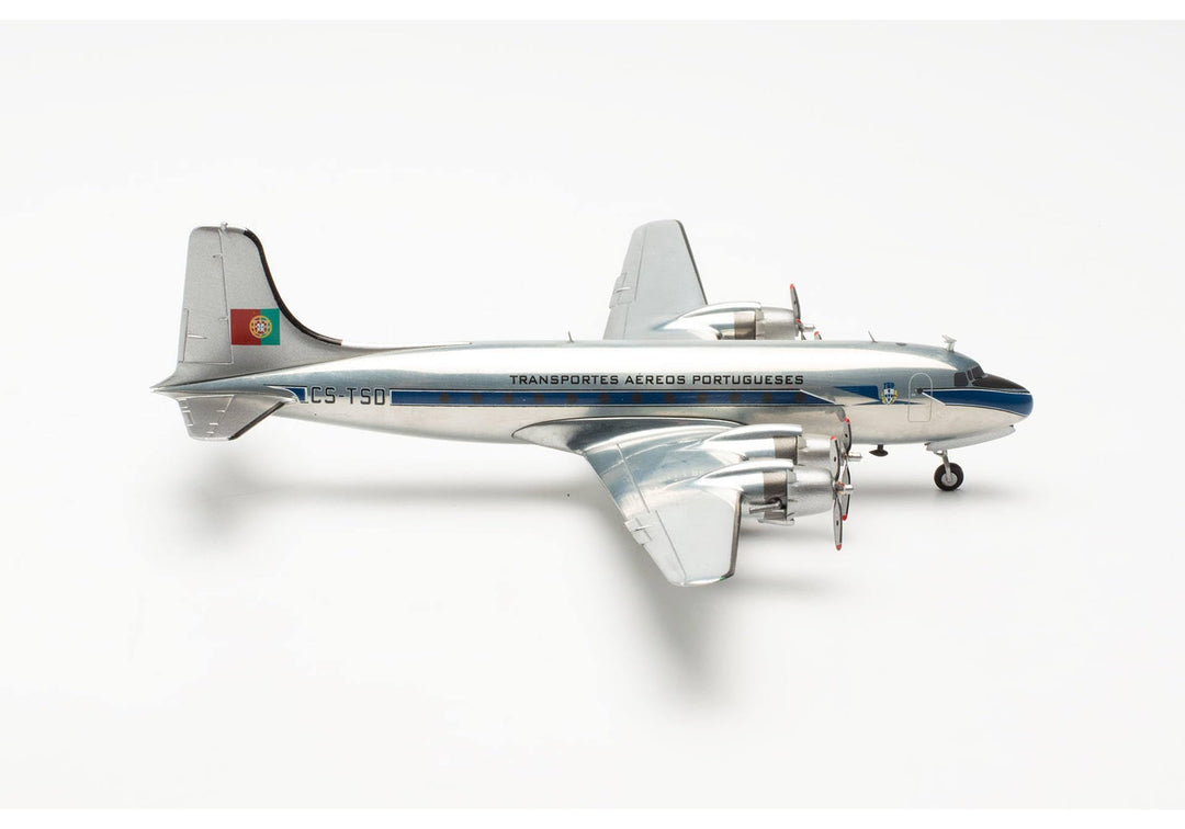 herpa 572453 Douglas DC-4 Modellflugzeug TAP Air Portugal CS-TSD Miniatur im Massstab 1:200, Sammler