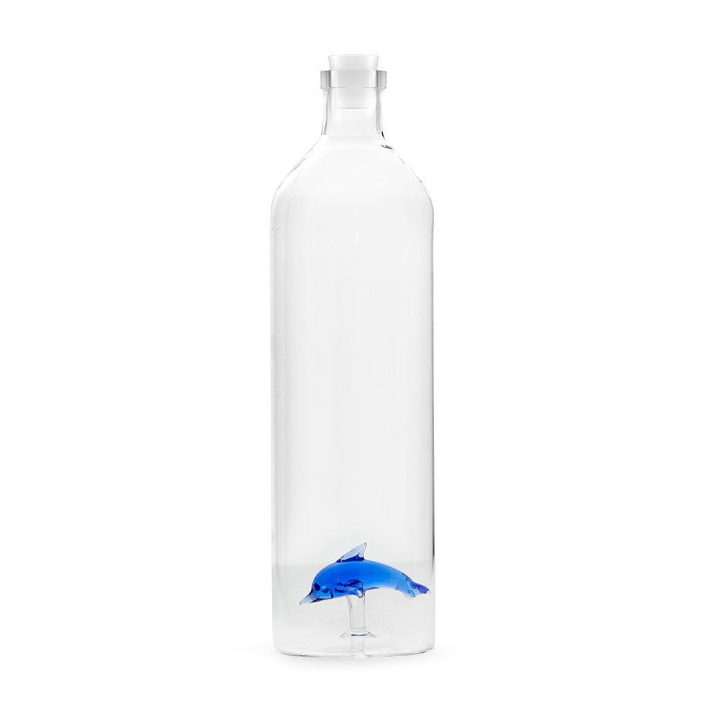 balvi - Atlantis Dolphin Wasserflasche aus Glas. Enthält eine Delfin-Figur. Mit Silikonverschluss.