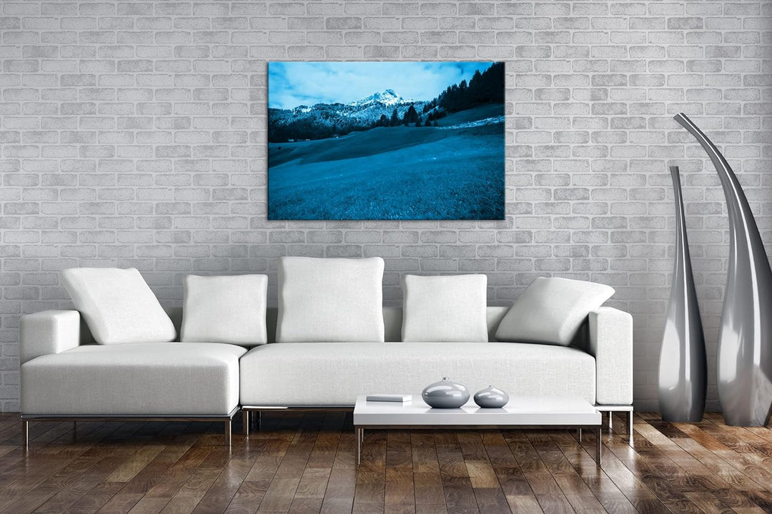 zauberhafte Wiesen in den Bergen Format: 80x60 Effekt: Monocrome Blau als Leinwand, Motiv fertig ger