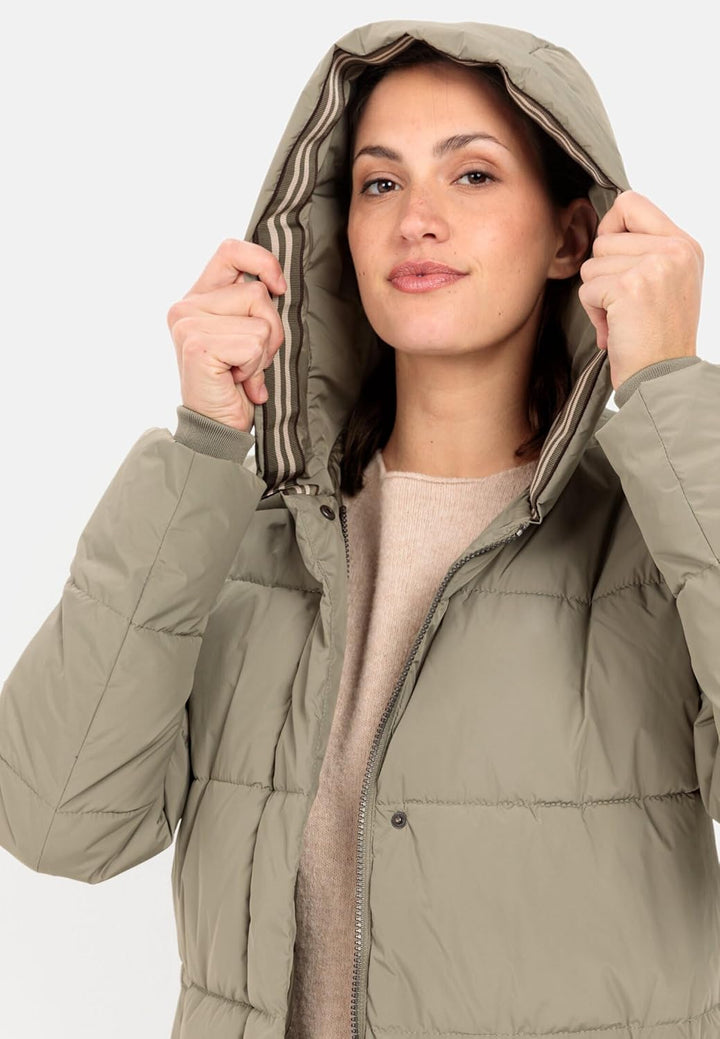 camel active Damen Langer Puffermantel aus recyceltem Polyester 38 Grün, 38 Grün