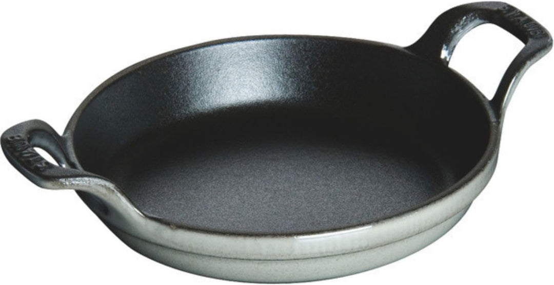 Staub Mini-Auflaufform, rund (12 cm, 0,25 L mit mattschwarzer Emaillierung im Inneren der Auflauffor