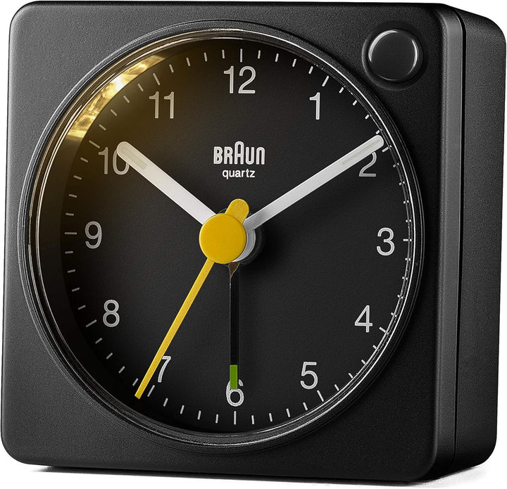 Braun Klassischer analoger Reisewecker mit Schlummerfunktion und Licht, kompakte Grösse, ruhiges Qua