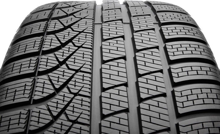 255/40Vr19 Pirelli Tl Winter Pzero