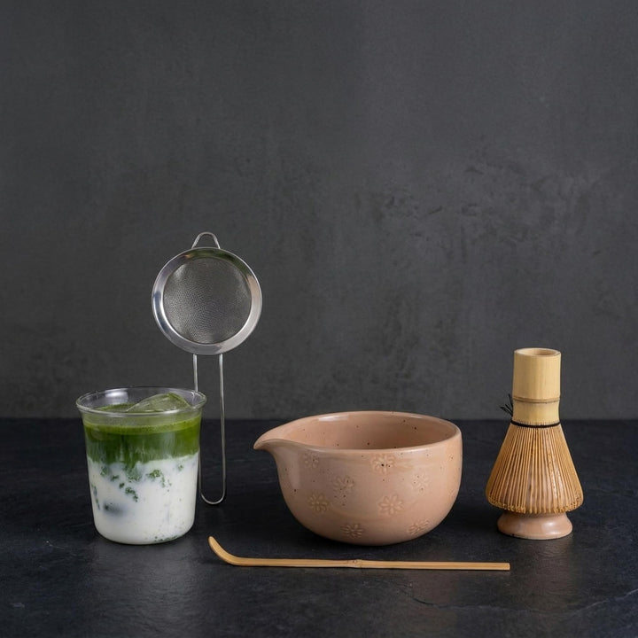 Matcha Set 6, Japanisches Matcha Schale &amp; Bambusbesen Set mit Edelstahl-Sieb, Besenhalter, Dosierlöf