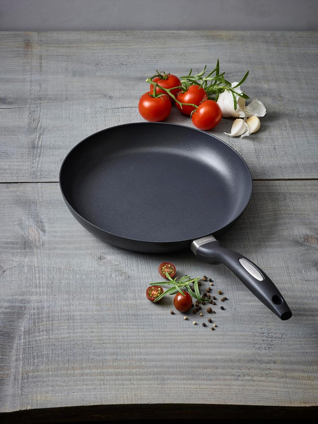 SCANPAN IQ Bratpfanne 32 cm | Multifunktionale Pfanne für alle Herdarten | Langlebige Stratanium Ant