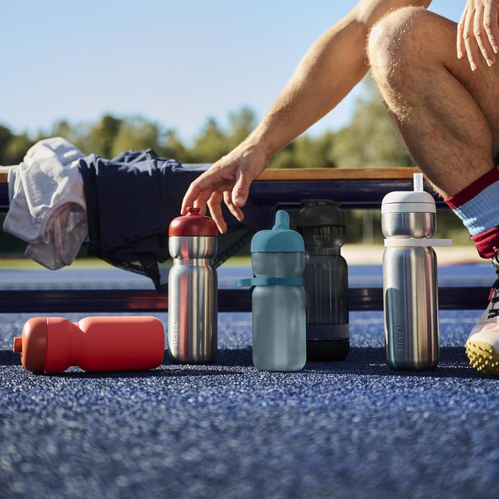 Mepal - Edelstahl Trinkflasche Pull Sport - Auslaufsicher - Mit einer Hand zu halten, öffnen und tri