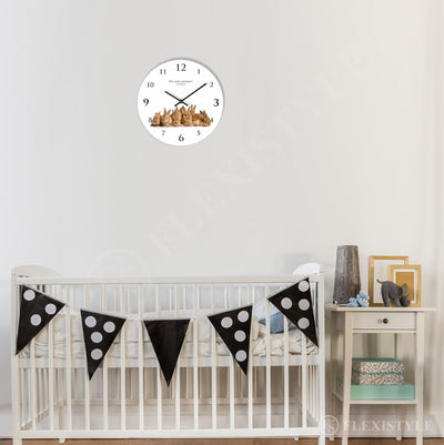 FLEXISTYLE Moderne Wanduhr für Kinder Kaninchen, 30cm, still, oval, Zimmer für Kinder, Schule, Kinde