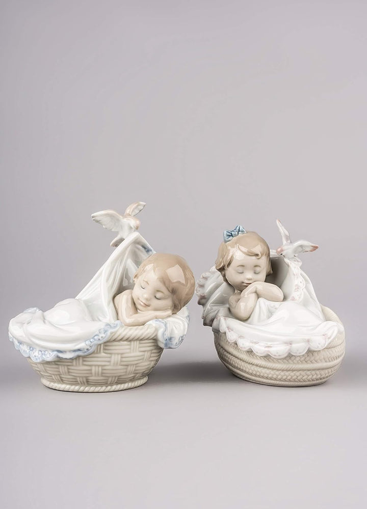 LLADRÓ Mädchen-Figur Süsse Träume. Baby. Porzellan.
