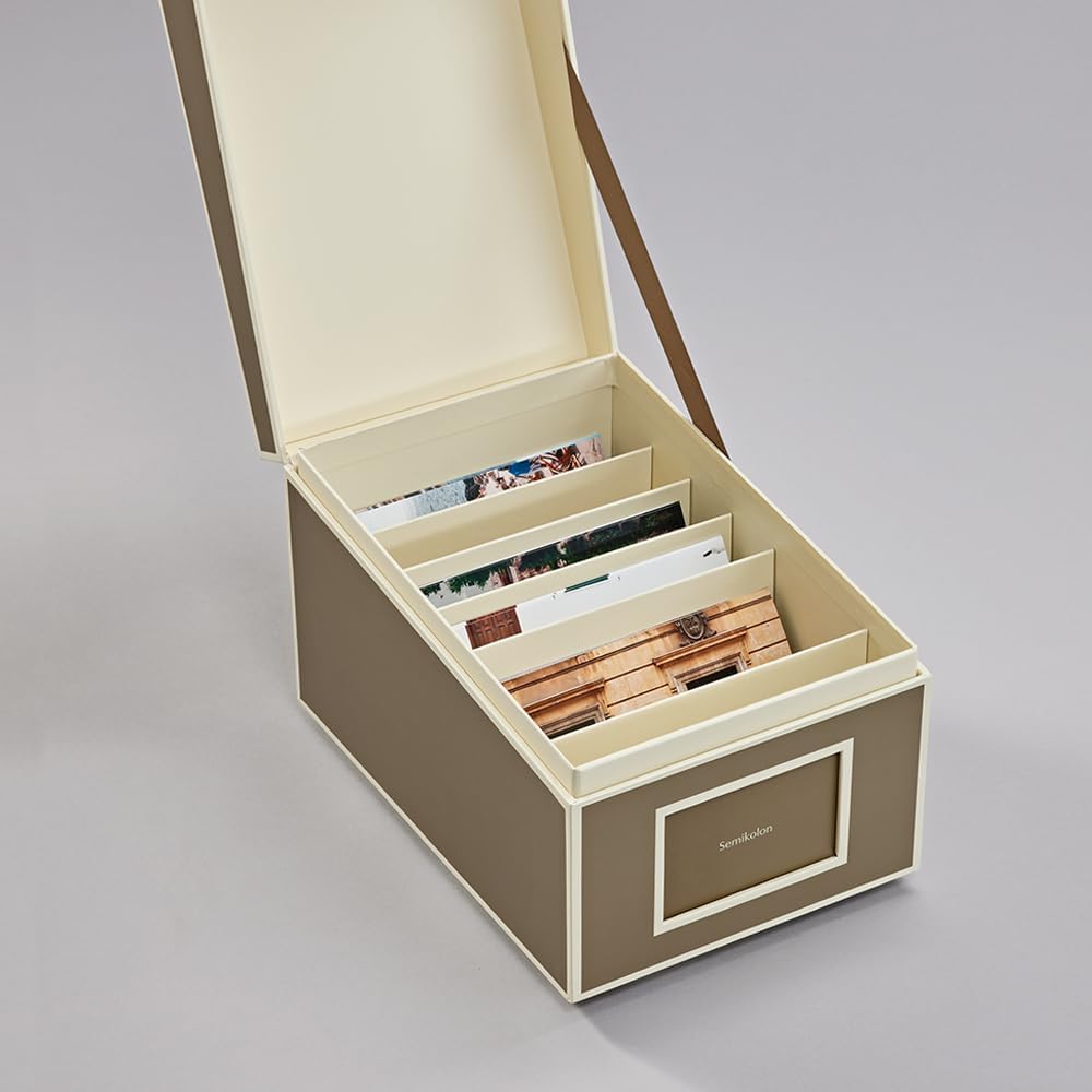 Semikolon 370079 CD- und Fotobox – 17,7 x 15,7 x 25,6 cm – für 10 x 15 cm Fotos – Cover fango beige,