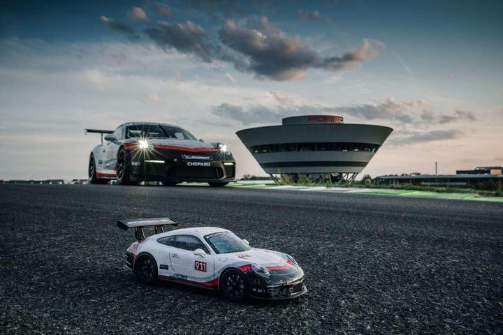 Ravensburger 3D Puzzle Porsche 911 GT3 Cup 11147 - Das berühmte Fahrzeug und Sportwagen als 3D Puzzl