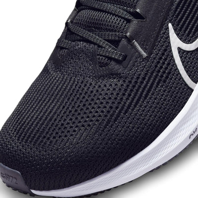 Nike Herren Air Zoom Pegasus 40 Sneaker 42.5 EU Black White Iron Grey, 42.5 EU Black White Iron Grey