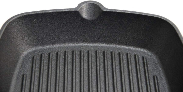 SANTOS Grillpfanne quadratisch mit Griff 26x26cm - Gusseiserne Pfanne - Schmoren, Braten, Grillen, B