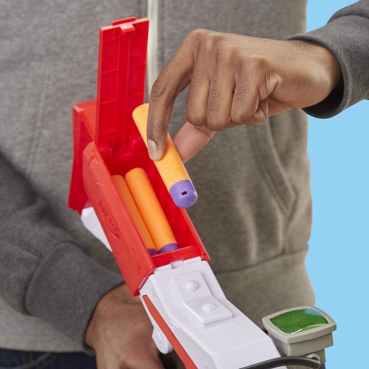NERF Hasbro E7065EU4 TS Pump-Action Blaster, 8 Mega Fortnite Darts, Dartaufbewahrungsfach - Für Juge