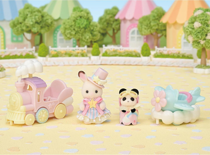 Sylvanian Families - 5819 Freizeitpark Spielset Zugfahrt, samtige Tierfiguren, Schokoladenhase, Pand
