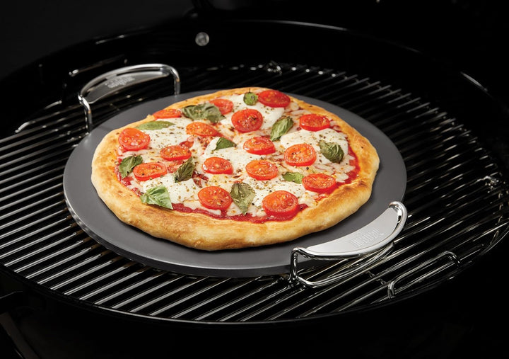 Weber Crafted Glasierter Pizzastein - hitzebeständig, speichert Wärme gleichmässig, für knusprige Pi