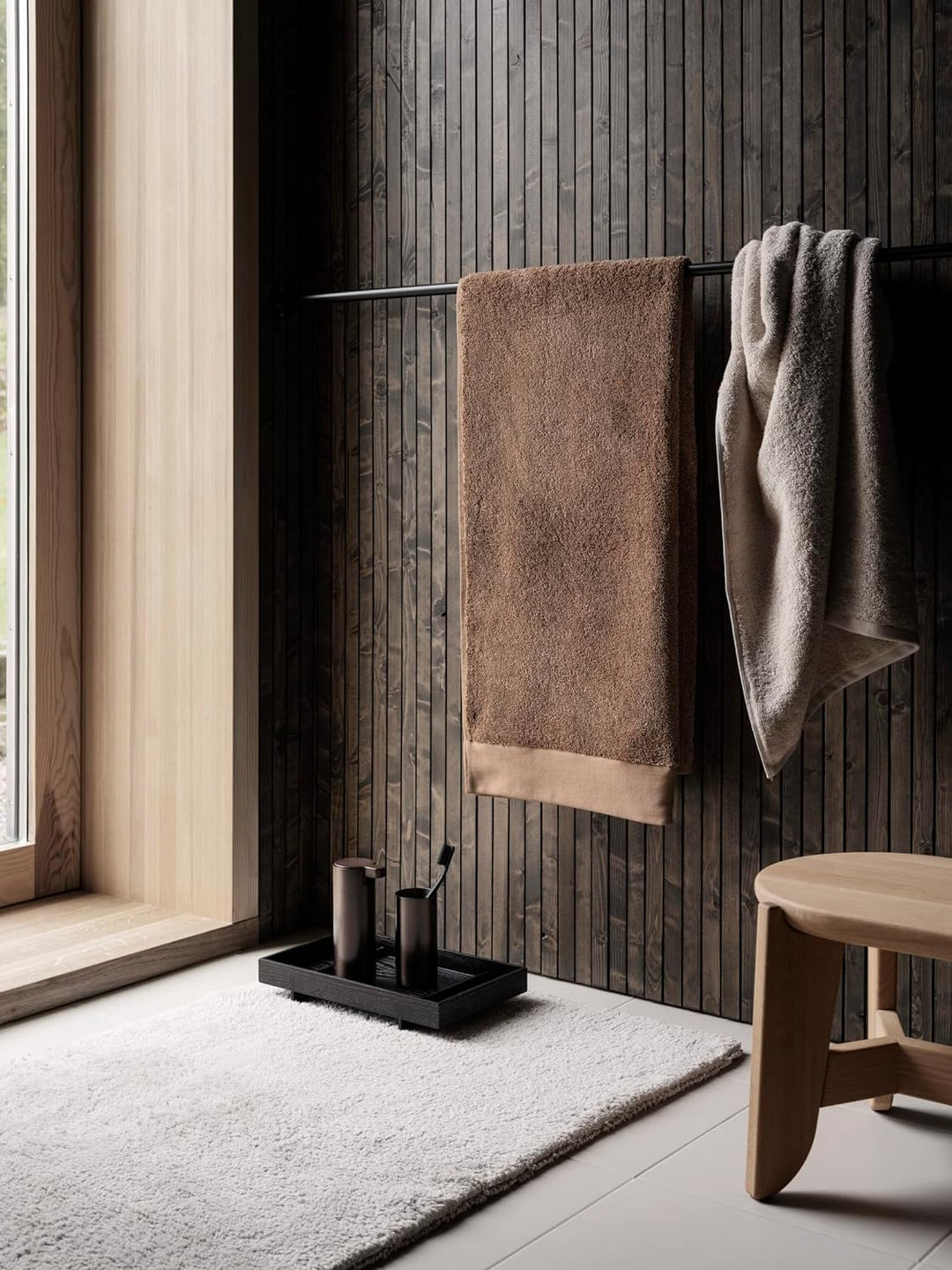 Blomus x, Black