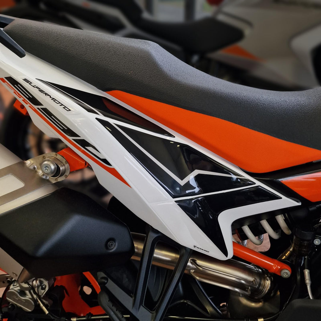 Resin Bike Aufkleber Motorrad Kompatibel Mit KTM 890 SMT 2023-2026. Seitenverkleidungen vor Stössen