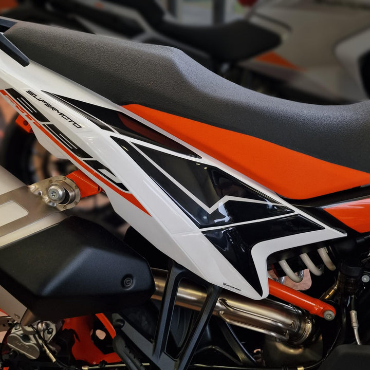 Resin Bike Aufkleber Motorrad Kompatibel Mit KTM 890 SMT 2023-2026. Seitenverkleidungen vor Stössen