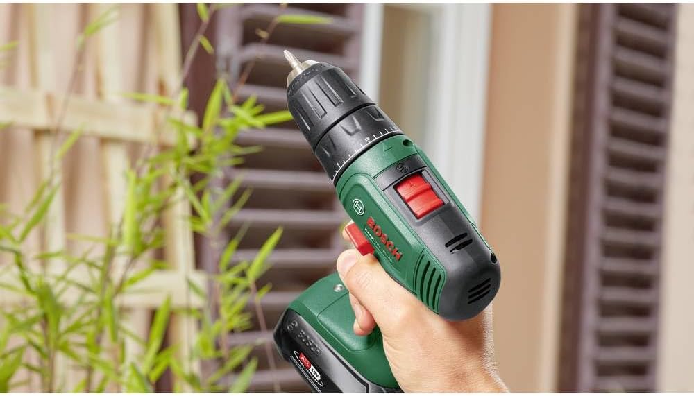 Bosch EasyImpact 18V-40 Drill + SystemBox (2 x Akku & Ladegerät im Lieferumfang enthalten)