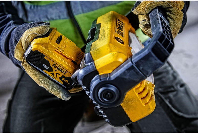 DEWALT LED Compacta XR 18V/12V 2.000 lúmenes sin cargador/batería, Multicolor