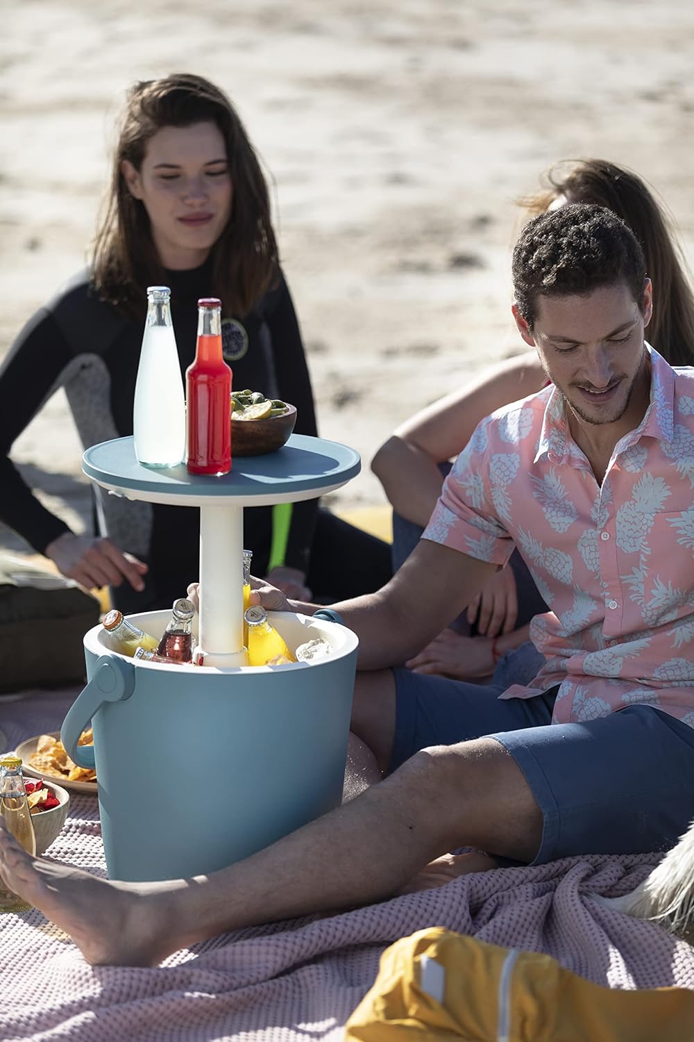 Keter Kühlbox Go Bar, mobiler 2-in-1-Getränkekühler und Serviertisch, ausziehbar, blau, wetterfest