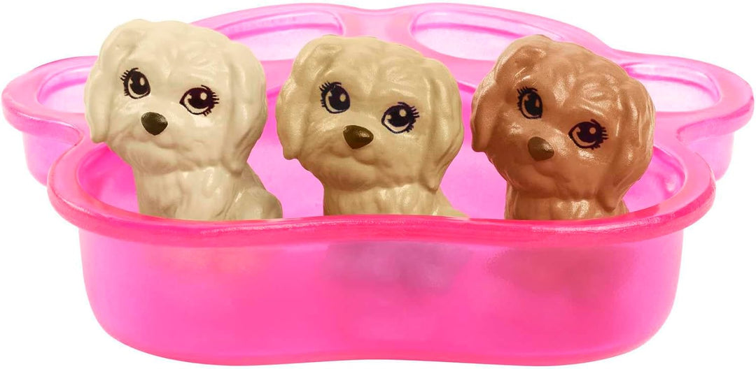 Barbie Newborn Pups Playset, Puppe mit blonden Haaren, Hundeset, inkl. 3 Welpen, 10 Accessoires, Far