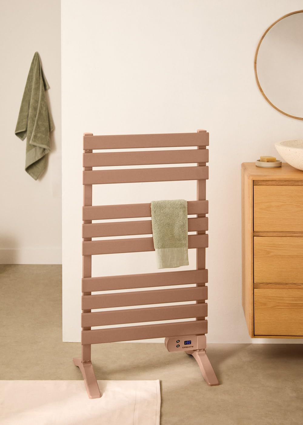 CREATE / WARM Towel 500W / Elektrischer Badheizkörper Mokka mit Standfüssen / 103x55x5cm / Für Boden
